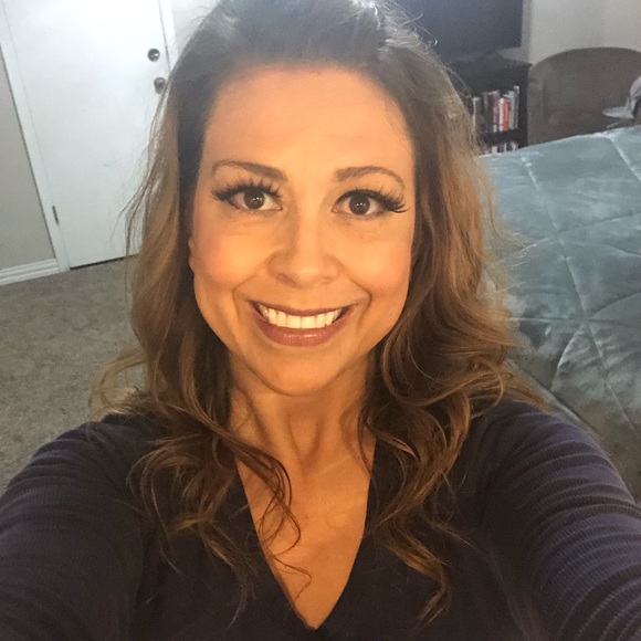 Meet your Posher, Cindy - Picture 1 of 1